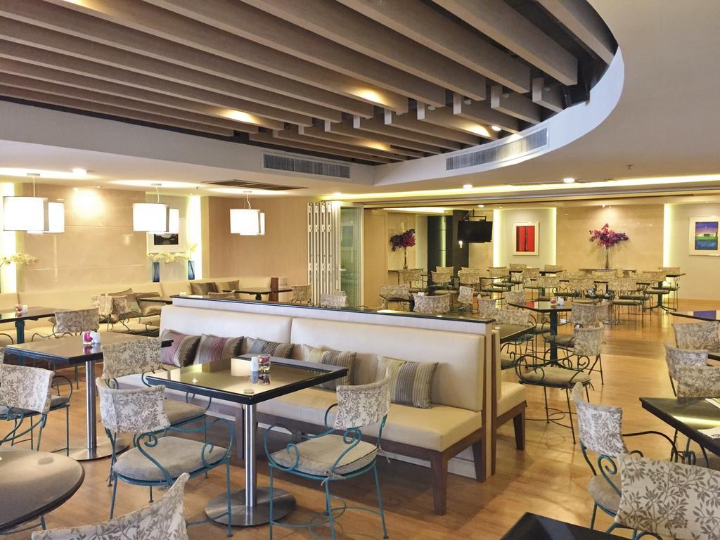 Evergreen Place Siam By Uhg Bangkok Esterno foto